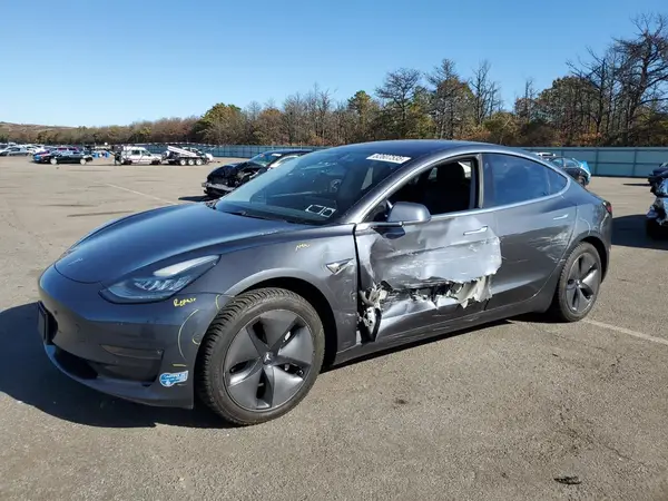 5YJ3E1EA7JF025888 2018 TESLA MODEL 3 - Image 1