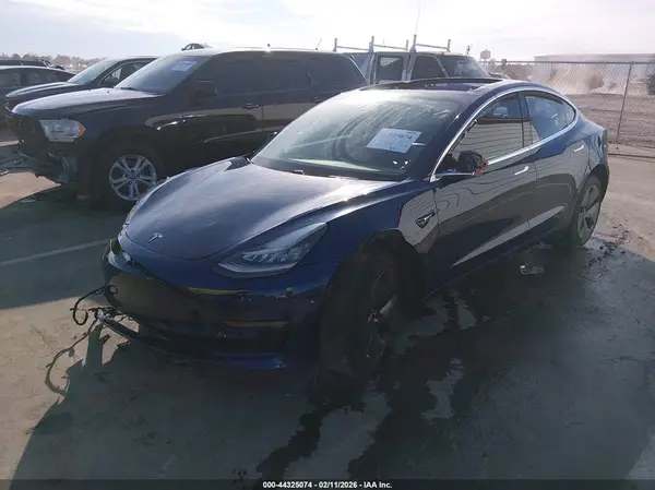 5YJ3E1EA7JF026099 2018 TESLA MODEL 3 - Image 2