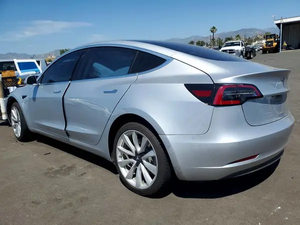 5YJ3E1EA7JF029973 2018 TESLA MODEL 3 - Image 2