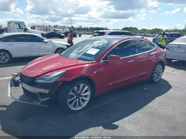 5YJ3E1EA7JF031173 2018 TESLA MODEL 3 - Image 2