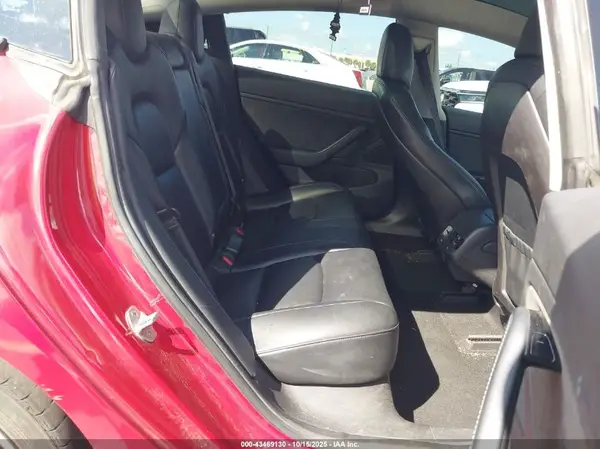 5YJ3E1EA7JF031173 2018 TESLA MODEL 3 - Image 8