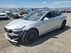 5YJ3E1EA7JF031626 2018 TESLA MODEL 3