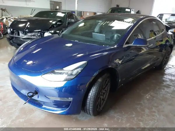 5YJ3E1EA7JF032629 2018 TESLA MODEL 3 - Image 2