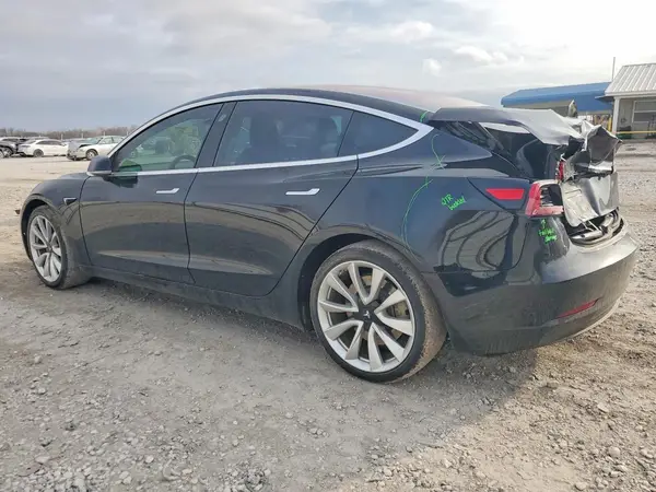 5YJ3E1EA7JF033800 2018 TESLA MODEL 3 - Image 2
