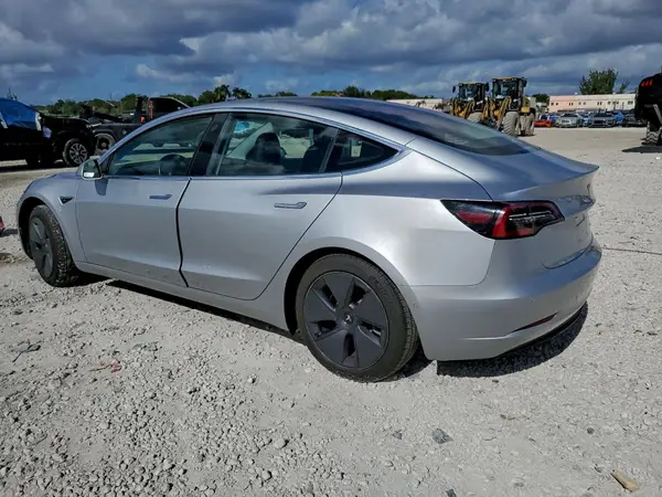 5YJ3E1EA7JF034882 2018 TESLA MODEL 3 - Image 2