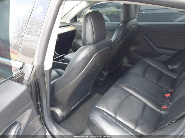 5YJ3E1EA7JF035546 2018 TESLA MODEL 3 - Image 8