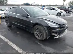 5YJ3E1EA7JF040973 2018 TESLA MODEL 3