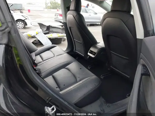 5YJ3E1EA7JF040973 2018 TESLA MODEL 3 - Image 8