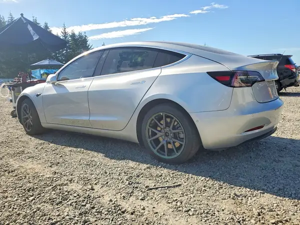 5YJ3E1EA7JF041587 2018 TESLA MODEL 3 - Image 2