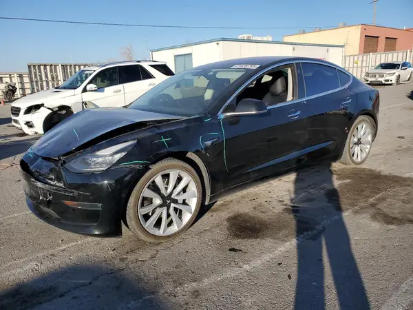 5YJ3E1EA7JF042772 2018 TESLA MODEL 3 - Image 1