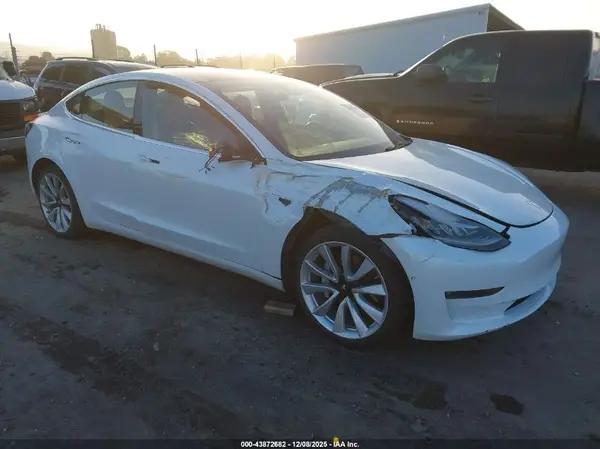 5YJ3E1EA7JF042898 2018 TESLA MODEL 3 - Image 1