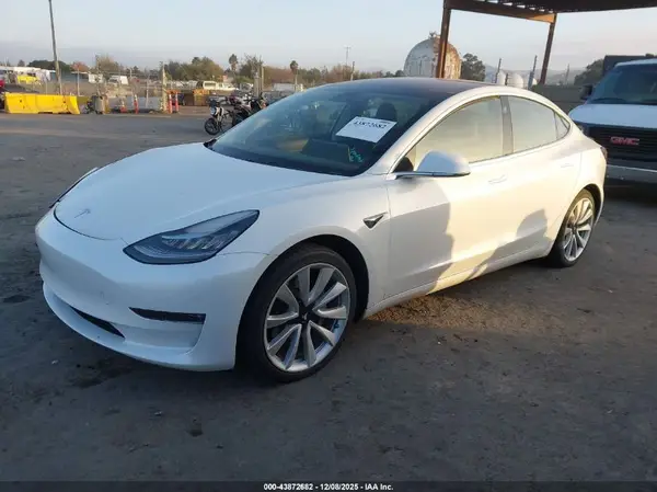 5YJ3E1EA7JF042898 2018 TESLA MODEL 3 - Image 2