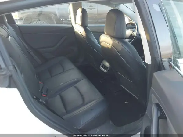 5YJ3E1EA7JF042898 2018 TESLA MODEL 3 - Image 8