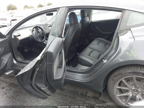 5YJ3E1EA7JF045235 2018 TESLA MODEL 3 - Image 8