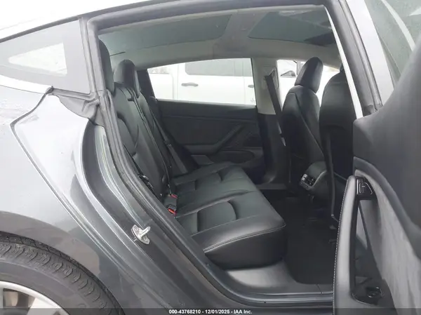 5YJ3E1EA7JF046398 2018 TESLA MODEL 3 - Image 8
