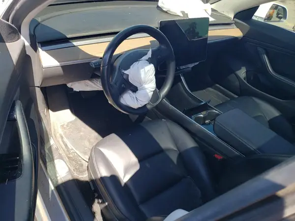 5YJ3E1EA7JF047356 2018 TESLA MODEL 3 - Image 8