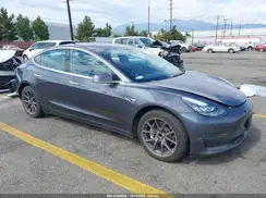 5YJ3E1EA7JF047485 2018 TESLA MODEL 3