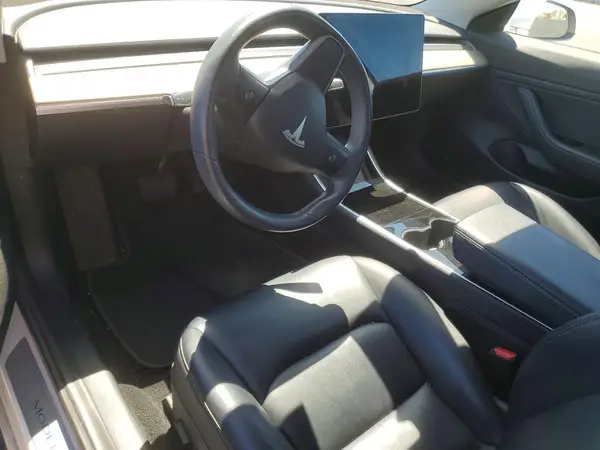 5YJ3E1EA7JF049172 2018 TESLA MODEL 3 - Image 8