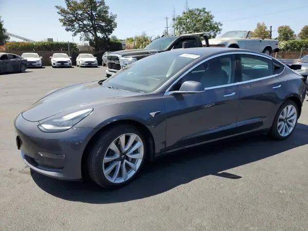 5YJ3E1EA7JF049334 2018 TESLA MODEL 3 - Image 1