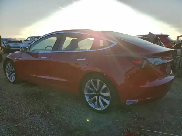 5YJ3E1EA7JF052511 2018 TESLA MODEL 3 - Image 2