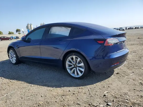 5YJ3E1EA7JF053013 2018 TESLA MODEL 3 - Image 2