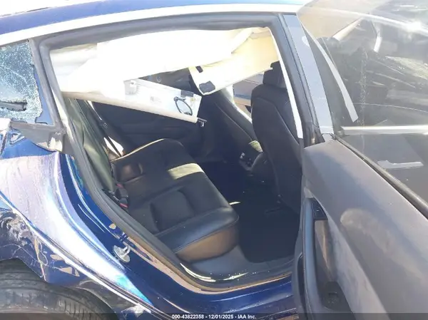 5YJ3E1EA7JF053027 2018 TESLA MODEL 3 - Image 8