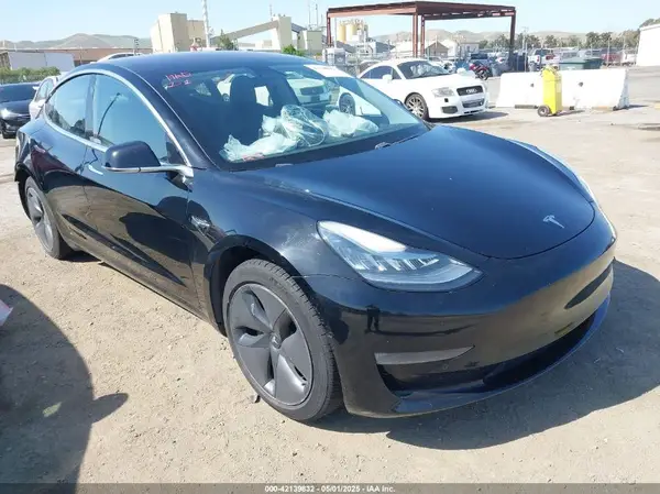 5YJ3E1EA7JF057031 2018 TESLA MODEL 3 - Image 1