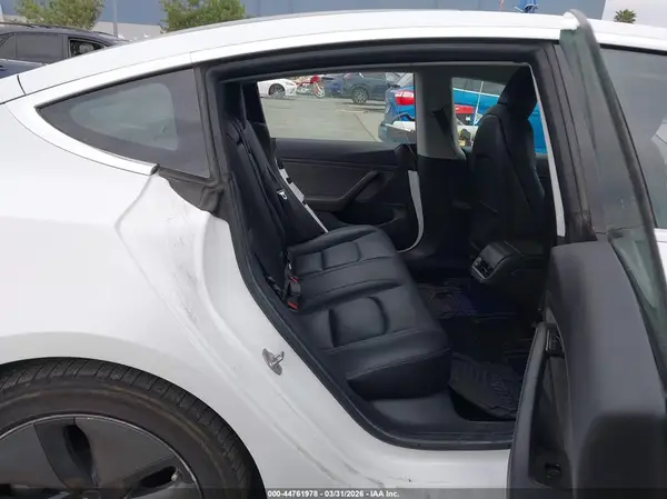 5YJ3E1EA7JF057286 2018 TESLA MODEL 3 - Image 8