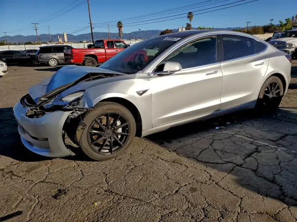 5YJ3E1EA7JF060723 2018 TESLA MODEL 3 - Image 1