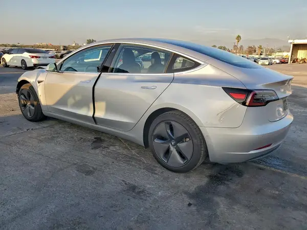 5YJ3E1EA7JF060740 2018 TESLA MODEL 3 - Image 2
