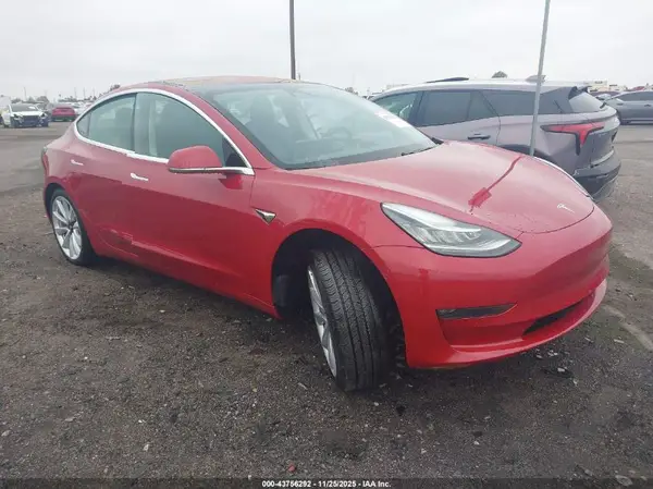 5YJ3E1EA7JF061659 2018 TESLA MODEL 3 - Image 1