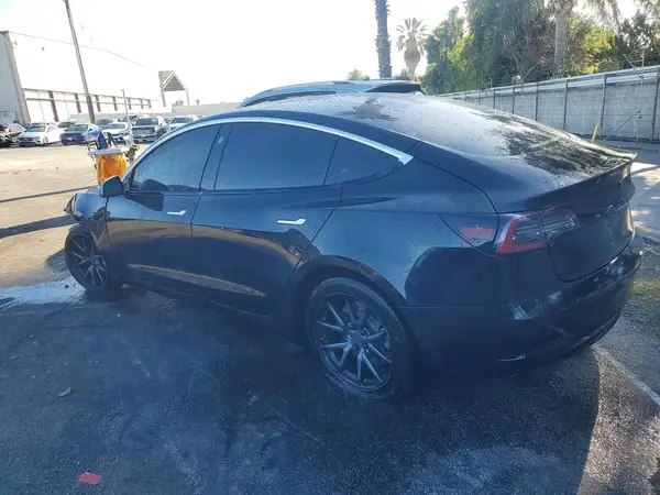 5YJ3E1EA7JF070166 2018 TESLA MODEL 3 - Image 2
