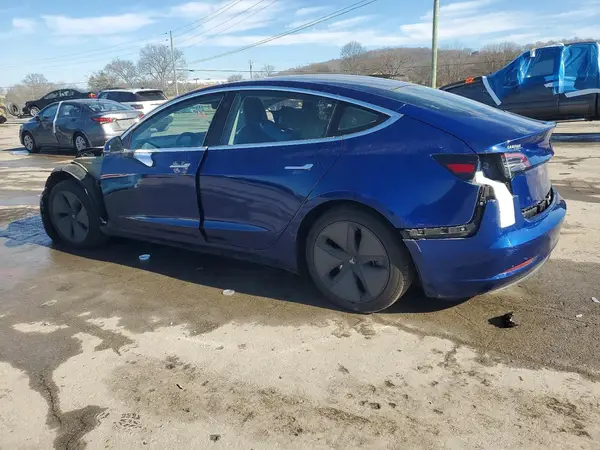 5YJ3E1EA7JF075724 2018 TESLA MODEL 3 - Image 2