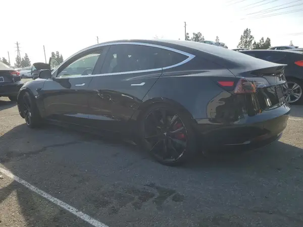 5YJ3E1EA7JF089574 2018 TESLA MODEL 3 - Image 2