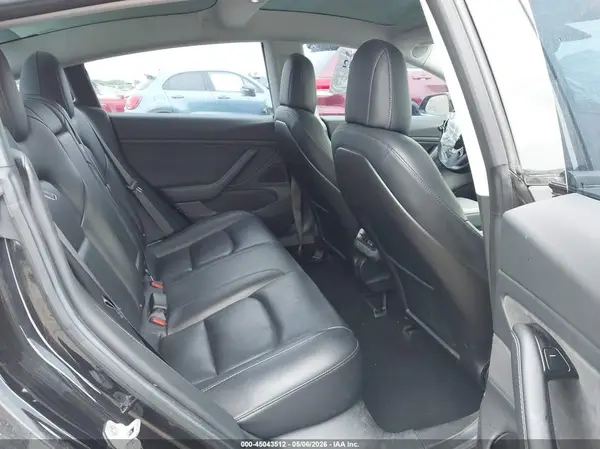 5YJ3E1EA7JF089610 2018 TESLA MODEL 3 - Image 8