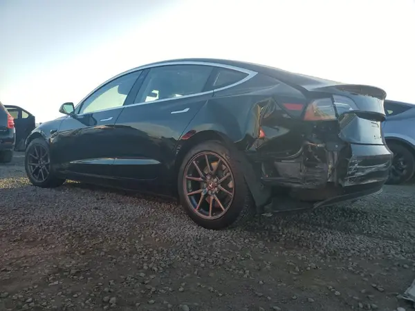 5YJ3E1EA7JF095651 2018 TESLA MODEL 3 - Image 2