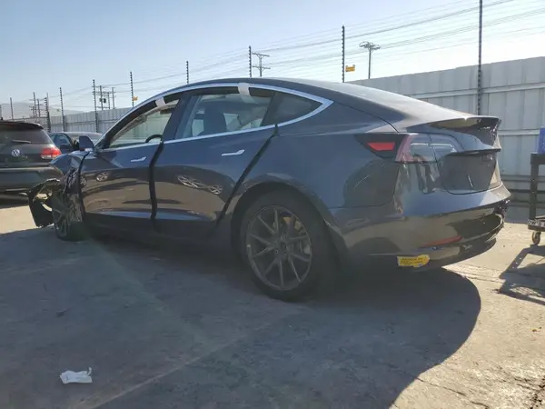 5YJ3E1EA7JF101870 2018 TESLA MODEL 3 - Image 2