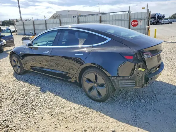 5YJ3E1EA7JF108303 2018 TESLA MODEL 3 - Image 2