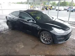 5YJ3E1EA7JF122976 2018 TESLA MODEL 3