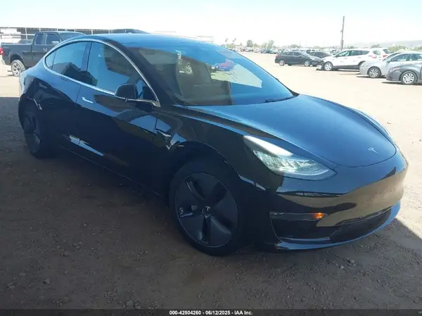 5YJ3E1EA7JF152074 2018 TESLA MODEL 3 - Image 1