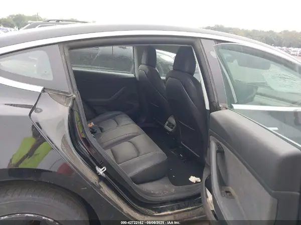 5YJ3E1EA7JF152222 2018 TESLA MODEL 3 - Image 8