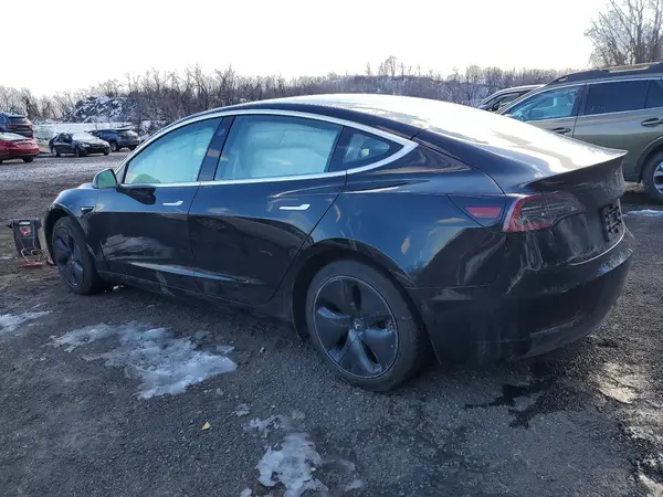 5YJ3E1EA7JF152818 2018 TESLA MODEL 3 - Image 2