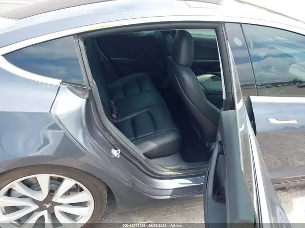 5YJ3E1EA7JF154939 2018 TESLA MODEL 3 - Image 8