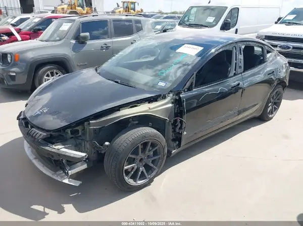 5YJ3E1EA7JF157100 2018 TESLA MODEL 3 - Image 2