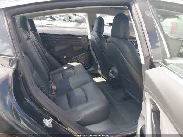 5YJ3E1EA7JF157100 2018 TESLA MODEL 3 - Image 8
