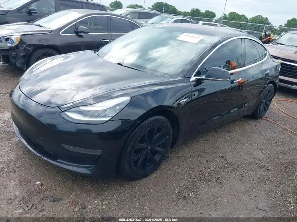 5YJ3E1EA7JF157372 2018 TESLA MODEL 3 - Image 2