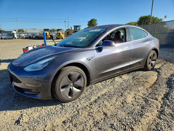 5YJ3E1EA7JF157808 2018 TESLA MODEL 3 - Image 1