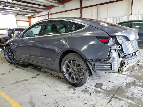5YJ3E1EA7JF158070 2018 TESLA MODEL 3 - Image 2