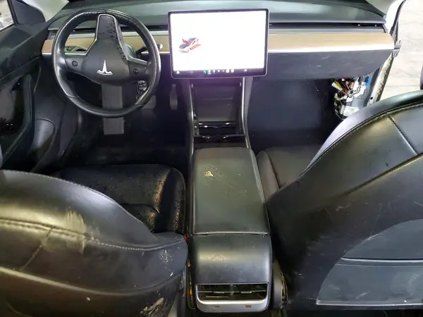 5YJ3E1EA7JF158070 2018 TESLA MODEL 3 - Image 8