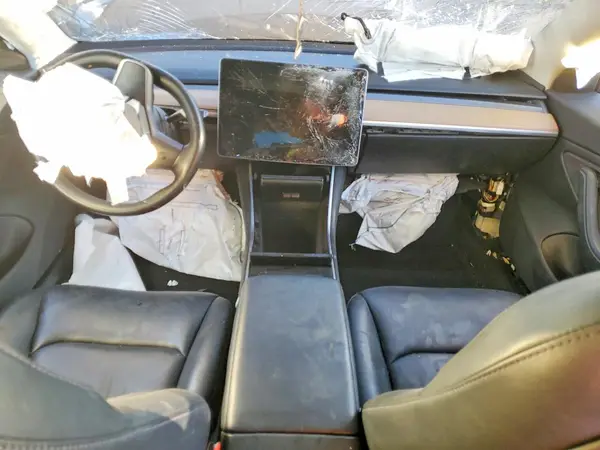 5YJ3E1EA7JF165648 2018 TESLA MODEL 3 - Image 8